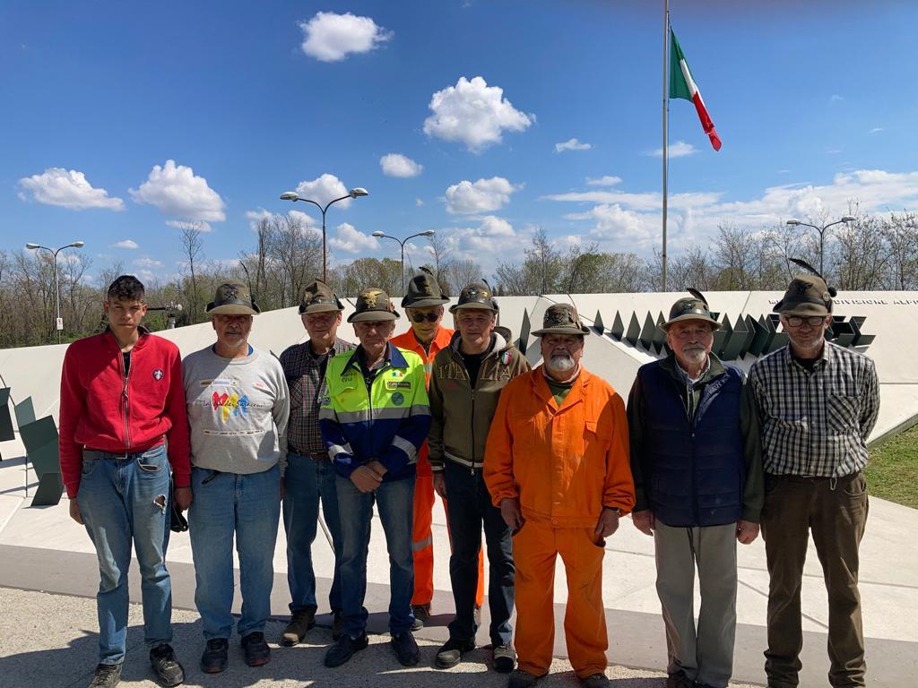 Gli Alpini Di Ceva Al Lavoro Al Memoriale Della Divisione Cuneense