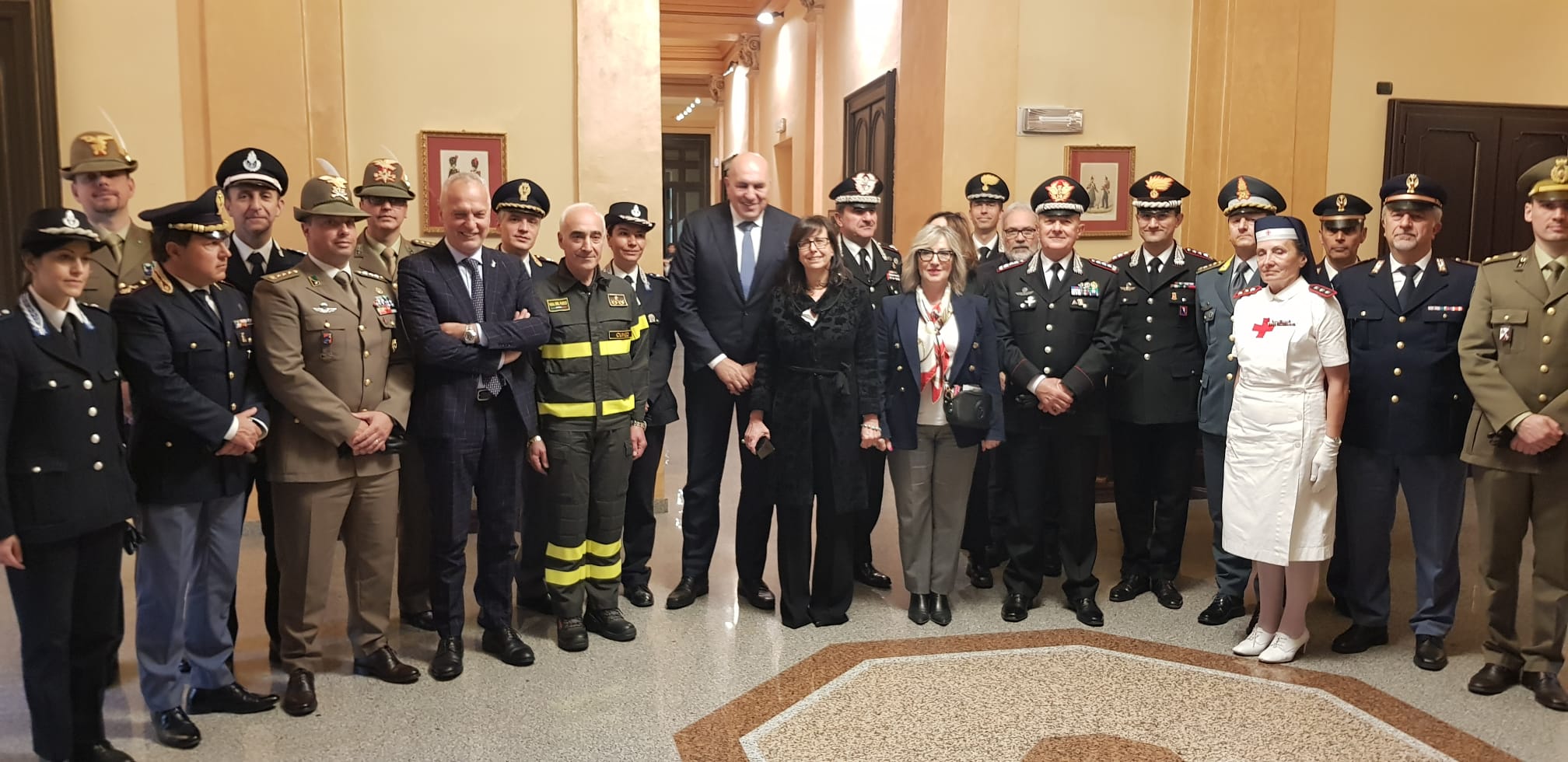 Il Ministro Della Difesa Guido Crosetto In Visita Alla Prefettura Di