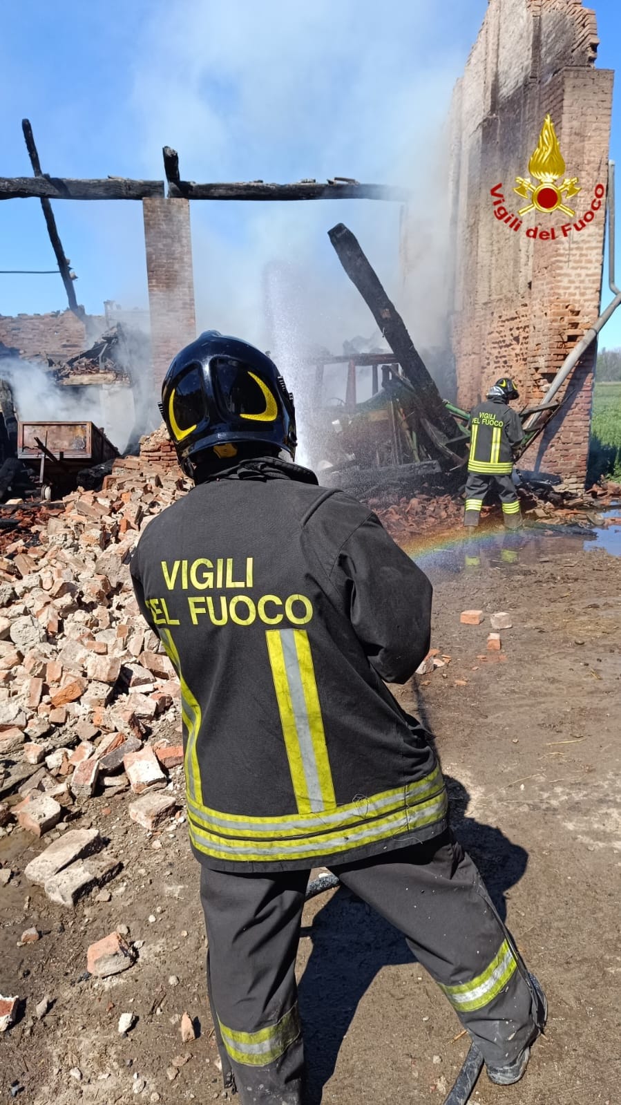 Cascina In Fiamme Nelle Campagne Di Savigliano Sul Posto Squadre Dei