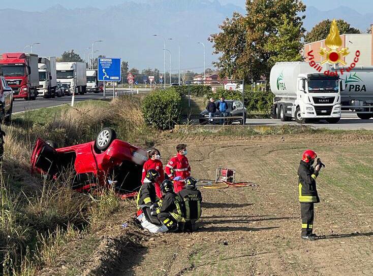 incidente a marene sulla circonvallazione verso savigliano due persone incastrate targatocn it