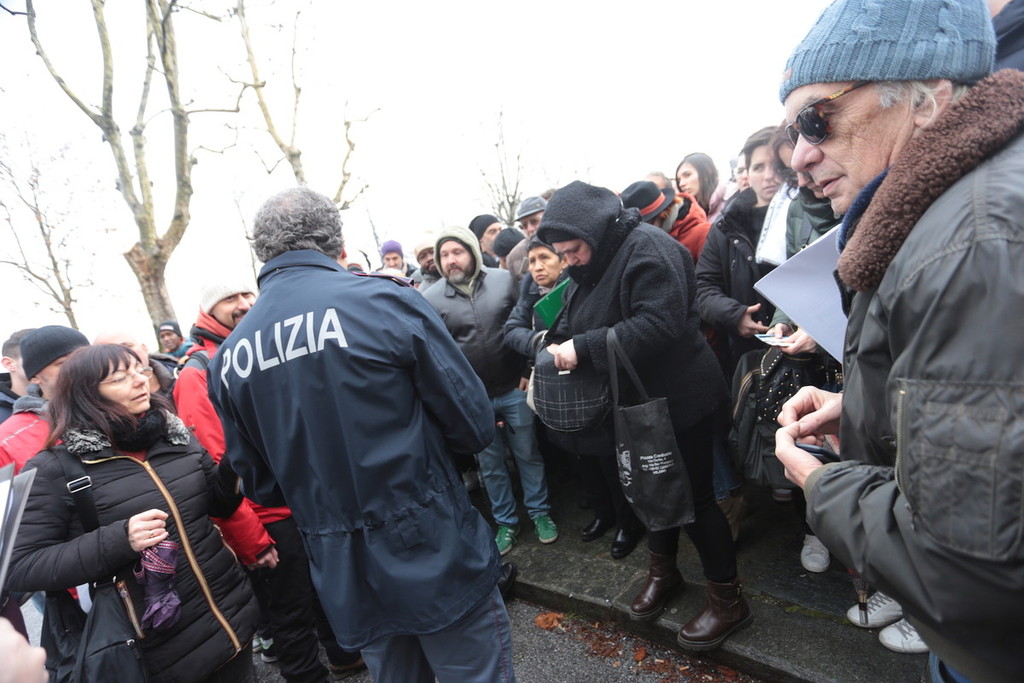 Open Day Per Il Passaporto Tra Gli Sforzi Della Questura E La