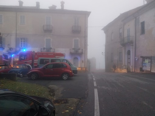 Vigili Del Fuoco Al Lavoro Per L Incendio In Un Abitazione Di Clavesana