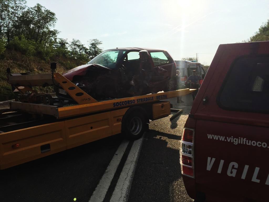 Fossano, Incidente Al Raccordo Autostradale: Auto Contro Camion ...