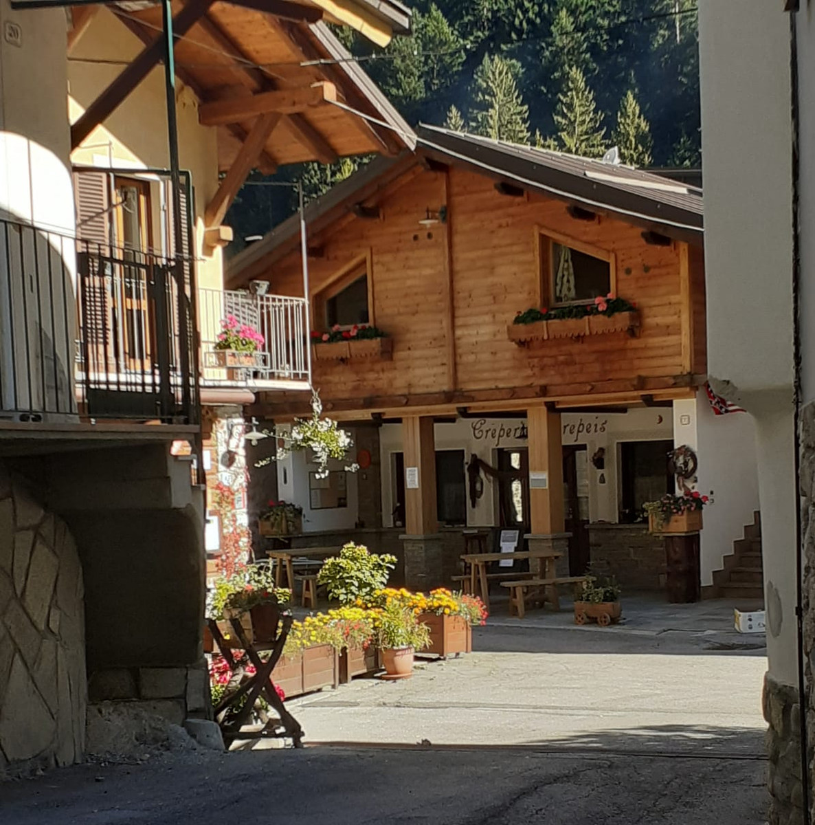 STORIE DI MONTAGNA/42: La piccola storica creperie di montagna