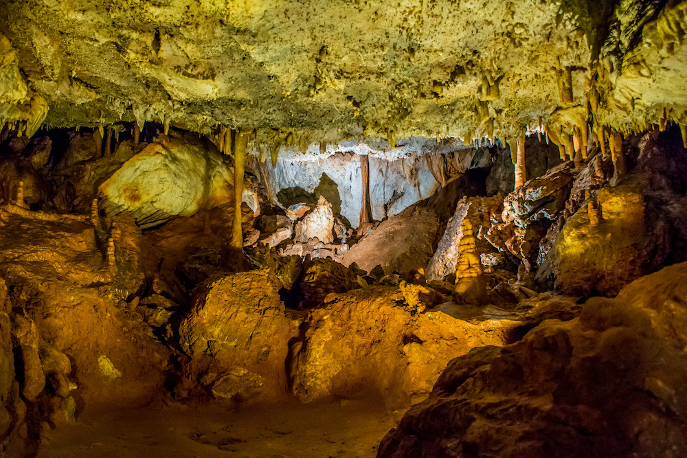 Grotta dei Dossi, meraviglia multicolore , Villanova Mondovì