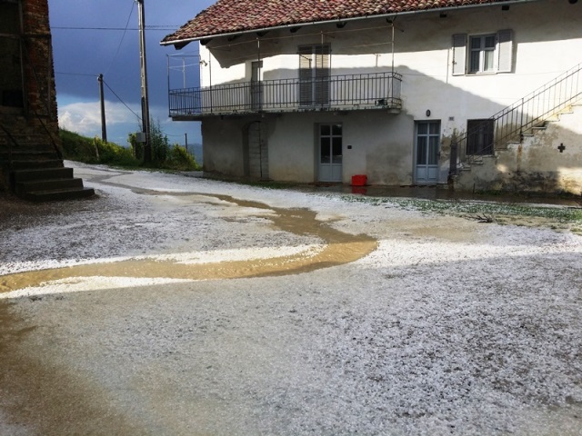 Grandinata Di Eccezionale Intensità, Ieri A Monforte D’Alba - Targatocn.it