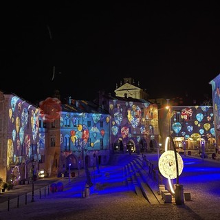 A Mondovì il Natale è nell'aria con il mapping immersivo &quot;Luci a Piazza&quot; dedicato alle mongolfiere