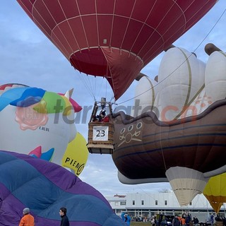 Le mongolfiere si alzano in volo nei cieli di Mondovì per l'Epifania [FOTO E VIDEO]