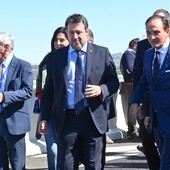 L'arrivo di Salvini al casello Alba Ovest dell'A33 (foto Barbara Guazzone)