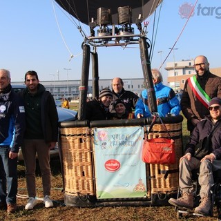 Donato a Mondovì il cesto che consentirà anche ai disabili di volare in mongolfiera