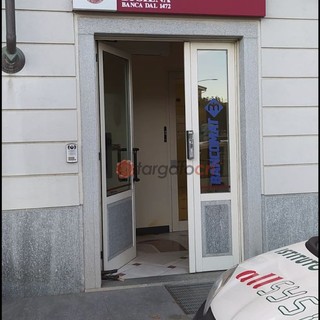 Lo sportello bancomat preso di mira nella notte