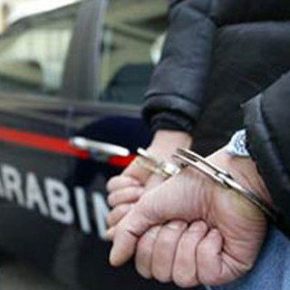 Arrestati tre francesi a Borgo San Dalmazzo: nel furgone avevano droga, bilancini di precisione e banconote per un valore di 1000 euro