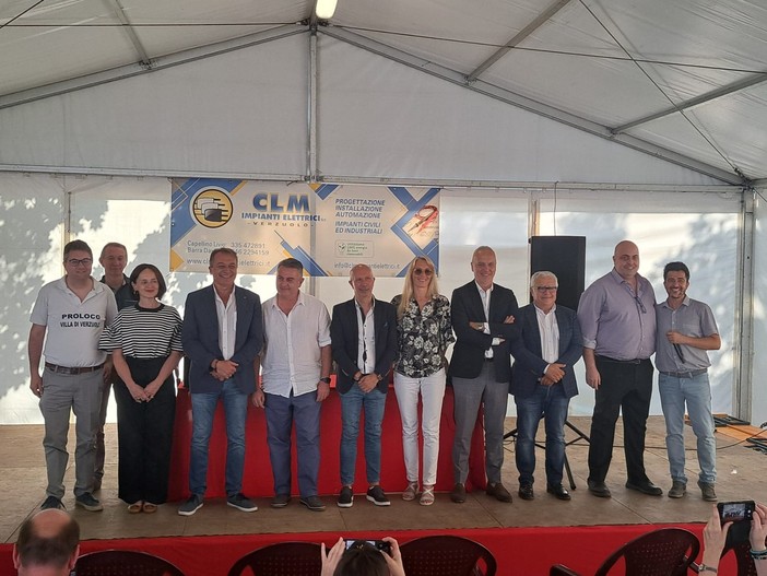 Le autorità presenti al convegno sul Castello di Verzuolo con il sindaco Giampiero Pettiti e il proprietario Graziano Rustico