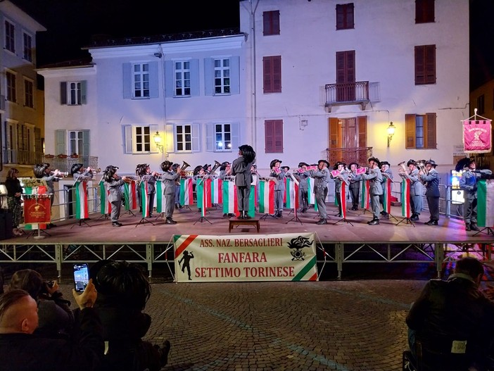 Il concerto della Fanfara dei Bersaglieri di Settimo Torinese a Bra