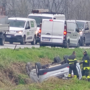 Auto esce di strada e si rovescia in un campo sulla Provinciale 7 tra Pollenzo e Cherasco