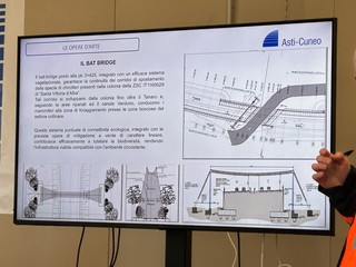 Alcuni momenti del sopralluogo tenuto questa mattina sul cantiere dell'autostrada Asti-Cuneo grazie all'iniziativa di Itinera, Confindustria Piemonte e Confindustria Cuneo