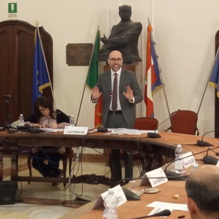 Il presidente della Provincia Luca Robaldo durante la seduta di ieri