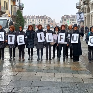 Cuneo, sit-in delle Donne in Nero per il &quot;cessate il fuoco&quot; nella Striscia di Gaza