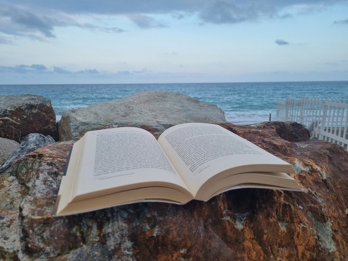 Al mare con il Caffè Letterario e &quot;Manuale per signorine in cerca di un marito (ricco)&quot;