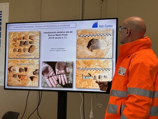 Alcuni momenti del sopralluogo tenuto questa mattina sul cantiere dell'autostrada Asti-Cuneo grazie all'iniziativa di Itinera, Confindustria Piemonte e Confindustria Cuneo