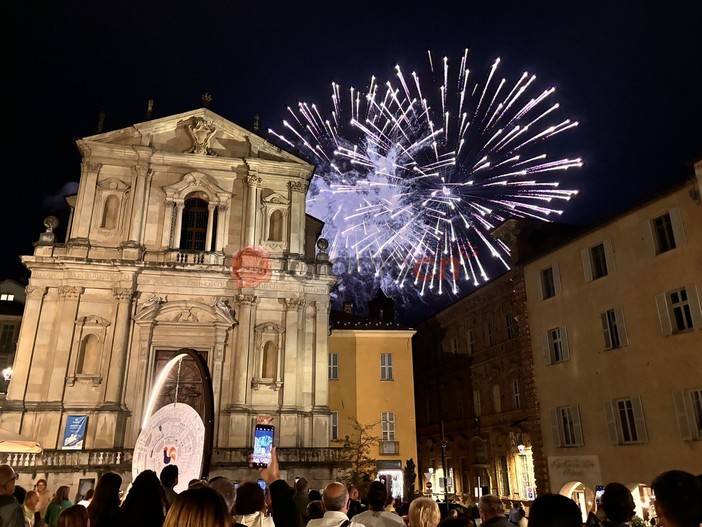 Lo spettacolo dei Feu dla Madona incanta Mondovì [FOTO E VIDEO]