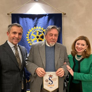 Silvio Tavella presidente Rotary Saluzzo, l'avvocato Gianpiero Boschero e Ilaria del Carretto