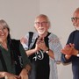 Cinzia Ghigliano e Marco Tomatis con il maestro Altan