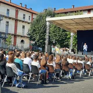 Saluzzo, primo giorno di scuola: accoglienza al Soleri Bertoni