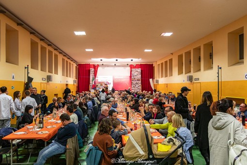 Bra, emozioni da tutto esaurito per la quarta cena benefica di AbBRAcciAMO (FOTO)