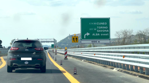 Caro autostrade, l'aumento arriva puntuale su Torino-Savona e Asti-Cuneo. La barriera di Govone passa a 2.70 euro per le auto, 8.30 euro per i mezzi a cinque assi