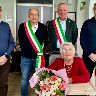 Angela Andreis con Luciano Solavagione e i sindaci di Scarnafigi, Riccardo Ghigo, e di Saluzzo con don Silvio Eandi