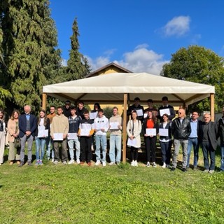 Il gruppo degli studenti premiati