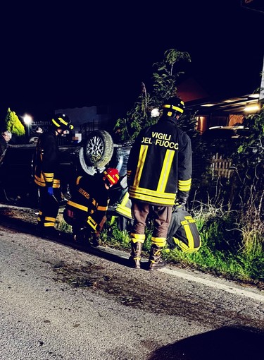 L'auto ribaltata a Sant'Albano Stura