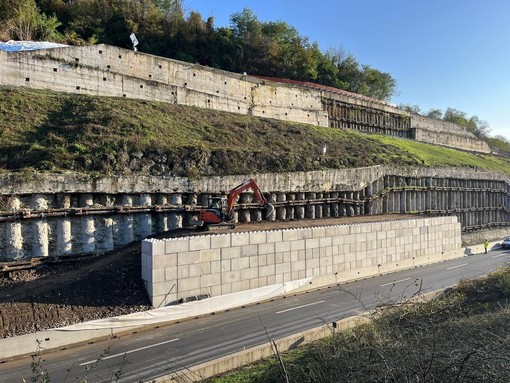 Uno dei cantieri sulla A6 nel tratto Millesimo-Ceva