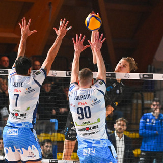 Felice Sette e Marco Volpato a muro nella partita di Pineto (Foto Andrea Iommarini)