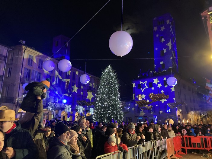 Alba conferma il Capodanno in piazza Risorgimento: brindisi, Nutellaparty, animazione e musica sotto le torri medievali