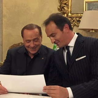 Uno scatto di qualche anno addietro: l'albese Alberto Cirio con l'ex premier Silvio Berlusconi