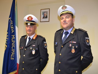 Da sinistra il commissario capo Davide Detoma, comandante della Polizia Locale braidese, e il commissario Sergio Mussetto, vicecomandante