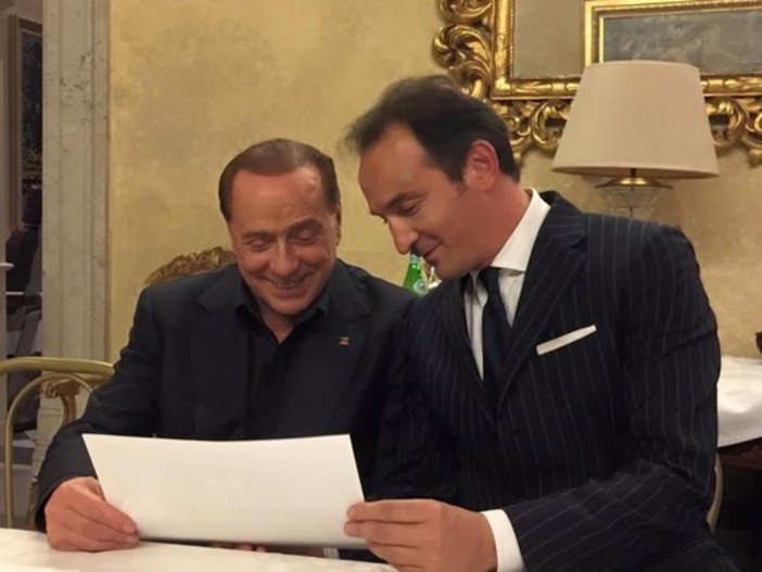 Uno scatto di qualche anno addietro: l'albese Alberto Cirio con l'ex premier Silvio Berlusconi