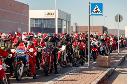 Domenica 22 dicembre ritorna a Cuneo il &quot;Giro dei Babbi Natale&quot;