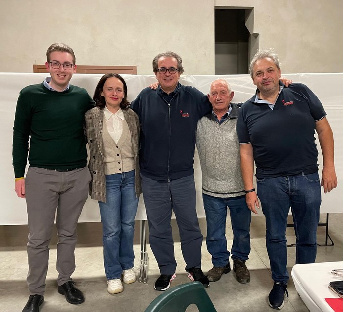 Nella foto, da sinistra, Gabriele Giletta, sindaco di Villanova Solaro; Federica Barbero, consigliere regionale; Ambrogio Invernizzi, presidente Inalpi SpA; Venanzio Barra, presidente Associazione Pesca Villanova Solaro; Pierantonio Invernizzi, consigliere di amministrazione Inalpi SpA