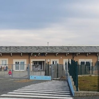 La scuola primaria di Bagnolo Piemonte accanto alla quale sorgerà il nuovo edificio delle medie con la palestra