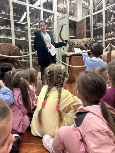 I bimbi dell'Asilo Infantile di Roreto in visita al Museo Craveri