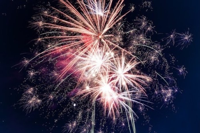 Anche Cuneo vieta l'utilizzo di petardi, botti e fuochi d'artificio per Capodanno