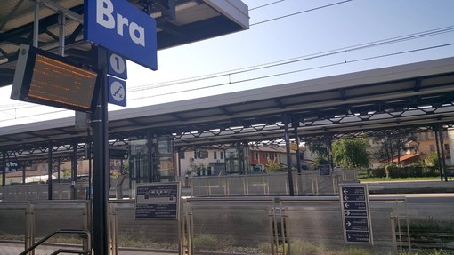 La stazione ferroviaria di Bra in un'immagine d'archivio