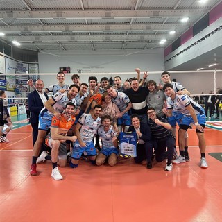 Cuneo Volley in festa dopo la vittoria per 3-1 sul campo di Porto Viro