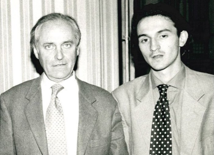 Nella foto di Bruno Muriado Enzo Demaria, confermato sindaco, con un giovanissimo Alberto Cirio, appena nominato suo vice