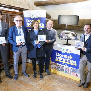 Gli imprenditori premiati: da sinistra Alessandro Battaglia (Silvateam), Livio Bertola (Bertola Group), Chiara Alessi e Michele Michelotti (Ridix), Marco Piccolo (Reynaldi società benefit), Massimo Barale (Barale e Olivero Macchine Agricole). Non in foto perchè collegata da remoto Rosanna Dora de Lucia (Sapa Group, fondazione Affinita)