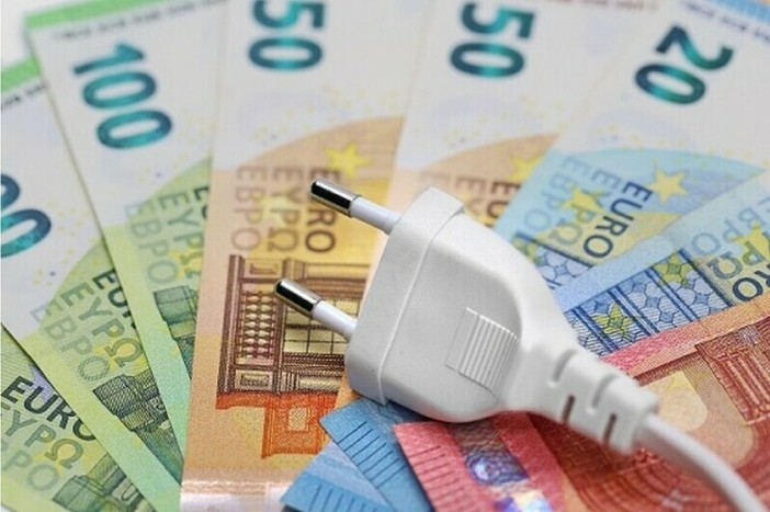 Allarme caro energia: per un’impresa media l’aumento potrebbe essere di 30mila euro all'anno