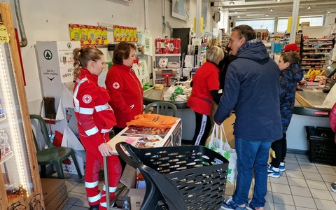 Un momento della Colletta Alimentare a Racconigi